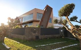 La villa luxury suites